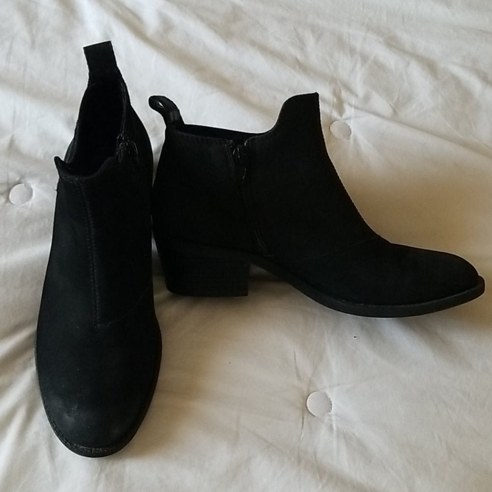 Vagabond black suede booties